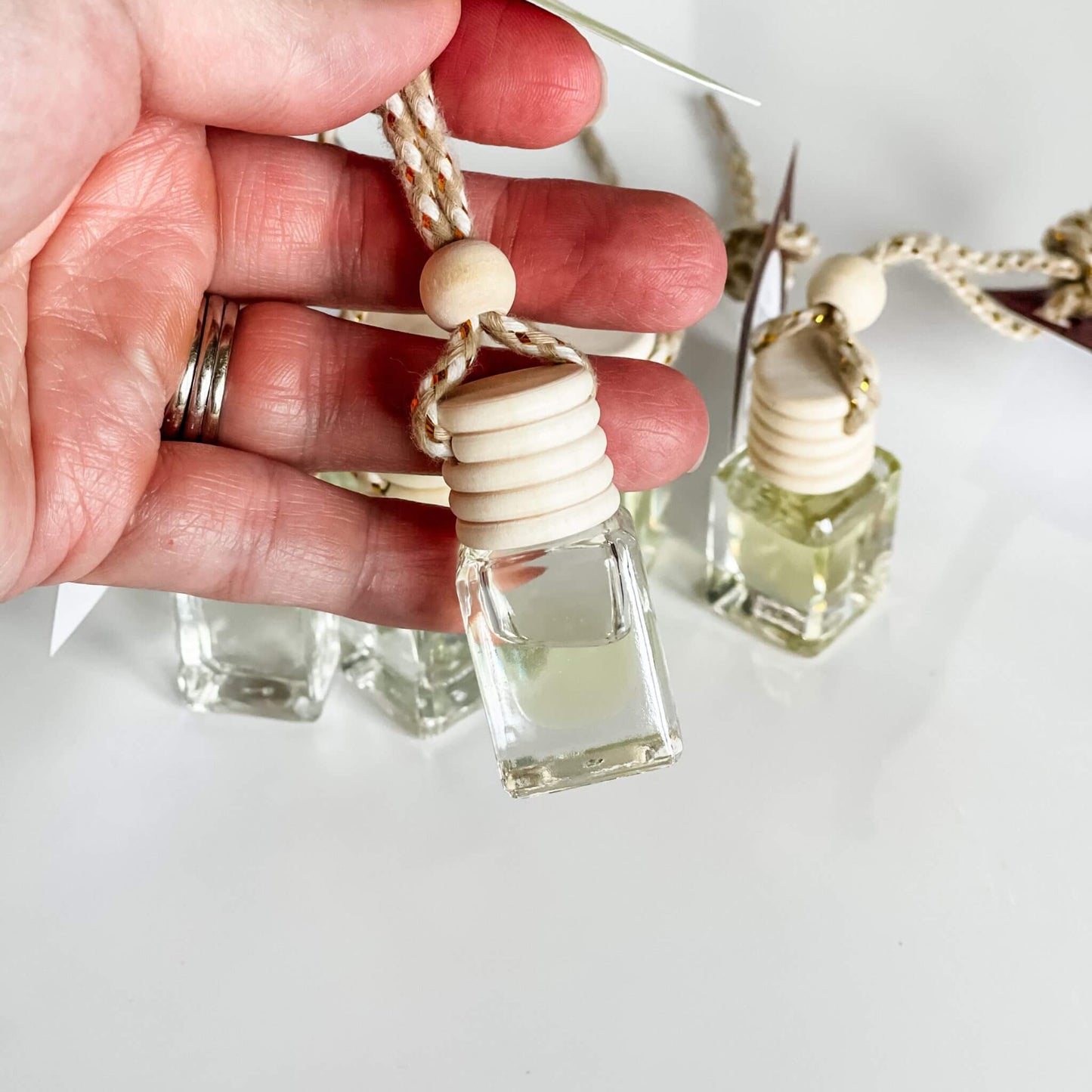 Signature Car Diffuser β Long-Lasting Auto Fragrance