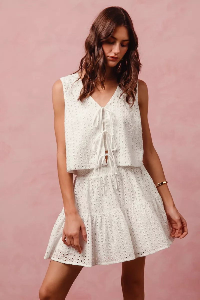 SO ME Floral Eyelet Lace Tie Front Vest Top and Tiered Mini Skirt Set OFF WHITE